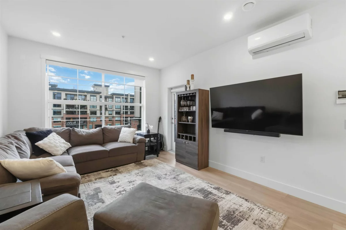 Bedroom 2 Photo of 415 22633 Selkirk Avenue, Maple Ridge, BC