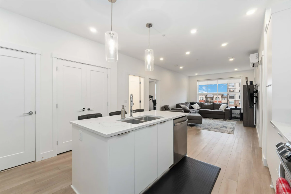 Dining Area Photo of 415 22633 Selkirk Avenue, Maple Ridge, BC