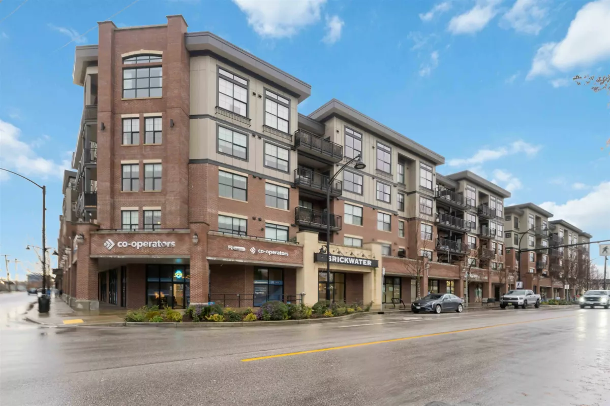 Entry Foyer Photo of 415 22633 Selkirk Avenue, Maple Ridge, BC