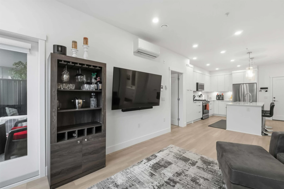 Guest Bathroom Photo of 415 22633 Selkirk Avenue, Maple Ridge, BC