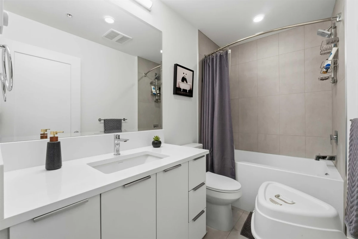 Laundry Room Photo of 415 22633 Selkirk Avenue, Maple Ridge, BC