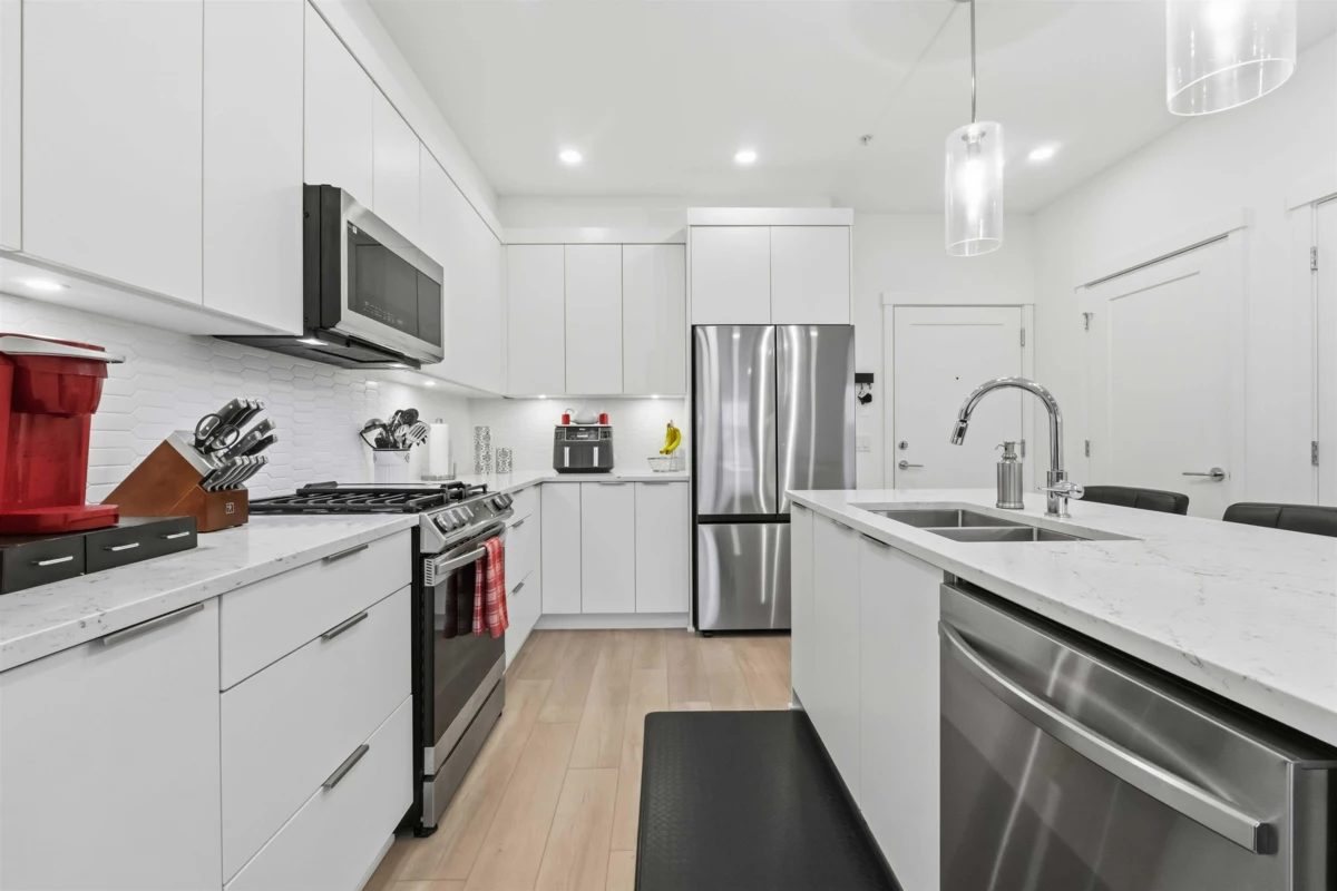 Pantry Photo of 415 22633 Selkirk Avenue, Maple Ridge, BC