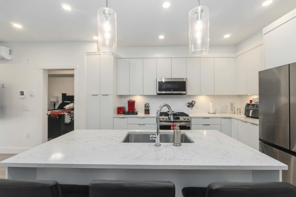 Primary Bedroom Photo of 415 22633 Selkirk Avenue, Maple Ridge, BC