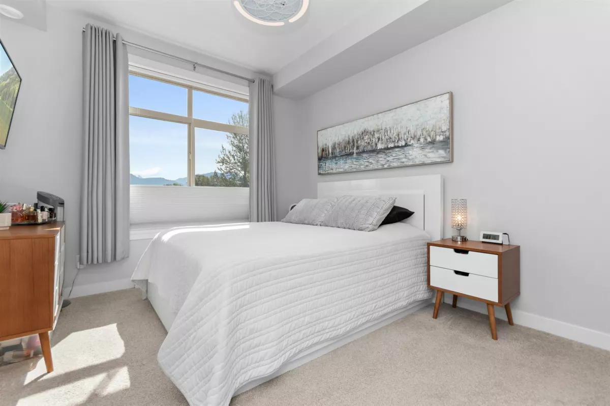 Basement Recreation Room Photo of 504 45562 Airport Road, Chilliwack, BC