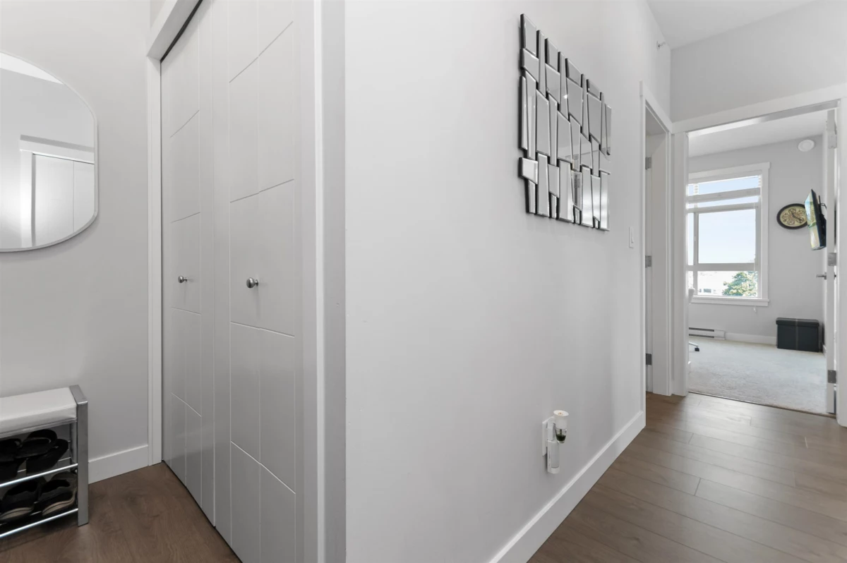 Kitchen Photo of 504 45562 Airport Road, Chilliwack, BC