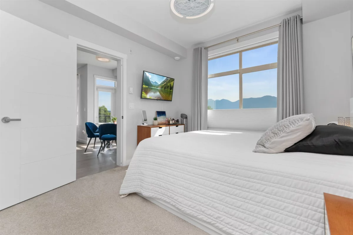 Laundry Room Photo of 504 45562 Airport Road, Chilliwack, BC