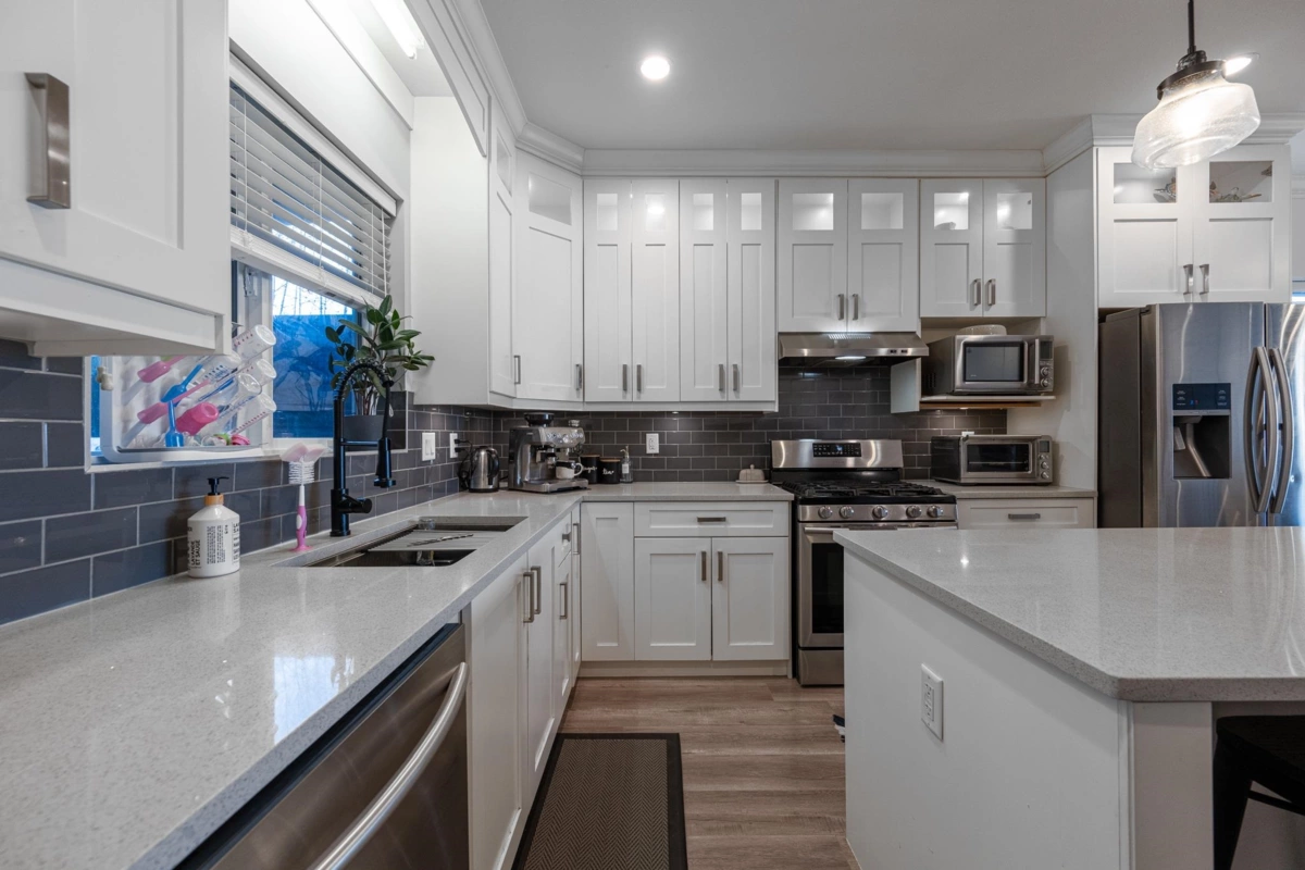 Breakfast Nook Photo of 46874 Sylvan Drive, Chilliwack, BC