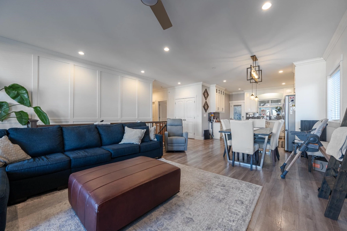 Kitchen Island Photo of 46874 Sylvan Drive, Chilliwack, BC