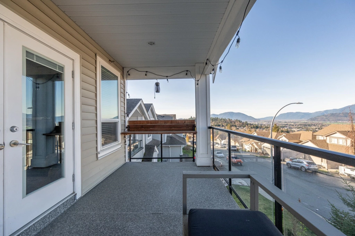 Staircase Photo of 46874 Sylvan Drive, Chilliwack, BC