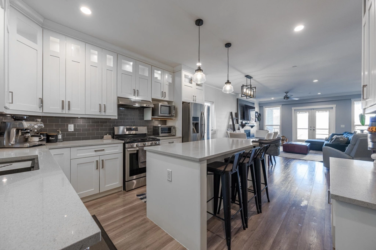 Walk-In Closet Photo of 46874 Sylvan Drive, Chilliwack, BC