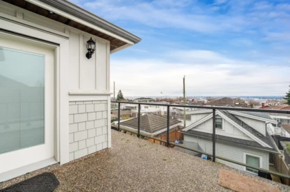 Staircase Photo of 1176 E 60th Avenue, Vancouver, BC