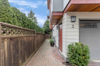 Garage Interior Photo of 3 15885 16 Avenue, Surrey, BC