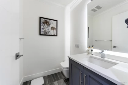 Mudroom Photo of 3 15885 16 Avenue, Surrey, BC