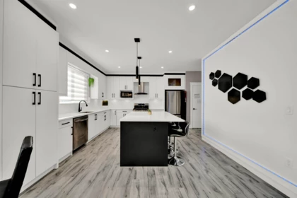 Kitchen Island Photo of 38 4217 Old Clayburn Road, Abbotsford, BC