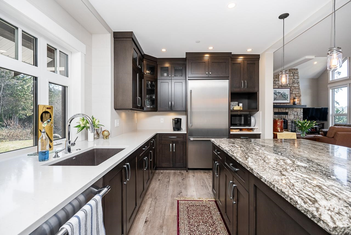Kitchen Island Photo of 12 37885 Bakstad Road, Abbotsford, BC