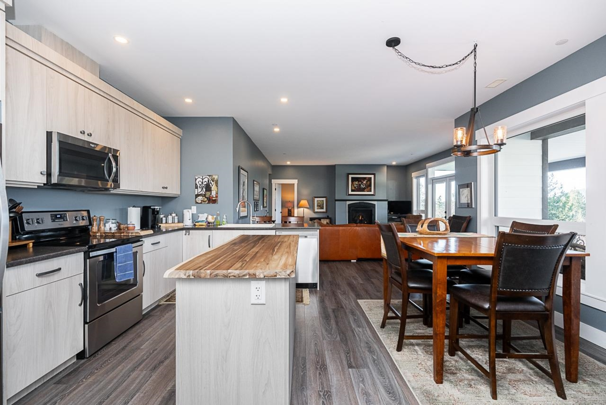 Outdoor Deck Photo of 12 37885 Bakstad Road, Abbotsford, BC