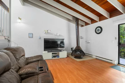 Kitchen Photo of 2690 Kingsford Avenue, Burnaby, BC