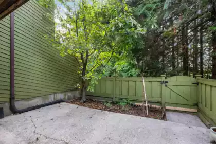 Office / Den Photo of 2690 Kingsford Avenue, Burnaby, BC