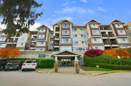 211 19677 Meadow Gardens Way, Pitt Meadows, BC, Pitt Meadows — Apartment/Condo for sale