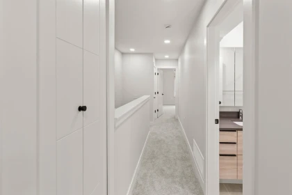 Hallway Photo of 94 30530 Cardinal Avenue, Abbotsford, BC