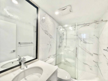 Powder Room Photo of 1235 Alberni Street, Vancouver, BC
