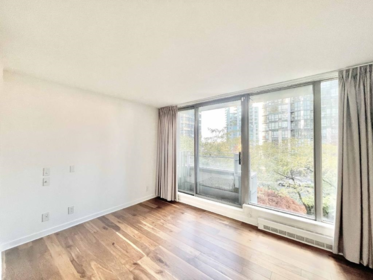 Walk-In Closet Photo of 1235 Alberni Street, Vancouver, BC