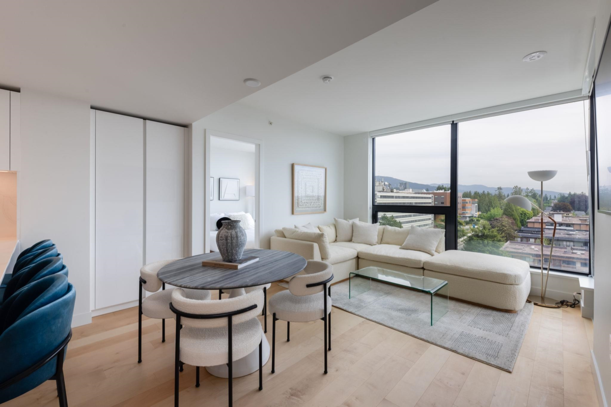 Family Room Photo of 901 135 E 13th Street, North Vancouver, BC