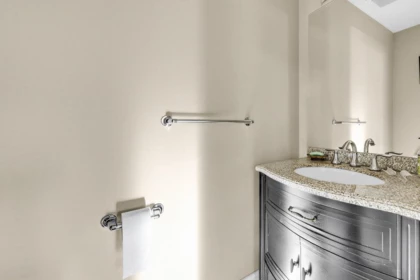 Mudroom Photo of 26500 124 Avenue, Maple Ridge, BC