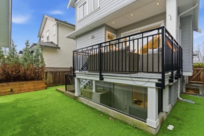 Hot Tub / Spa Photo of 15786 23b Avenue, Surrey, BC