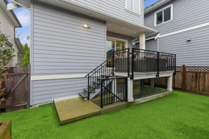 Swimming Pool Photo of 15786 23b Avenue, Surrey, BC