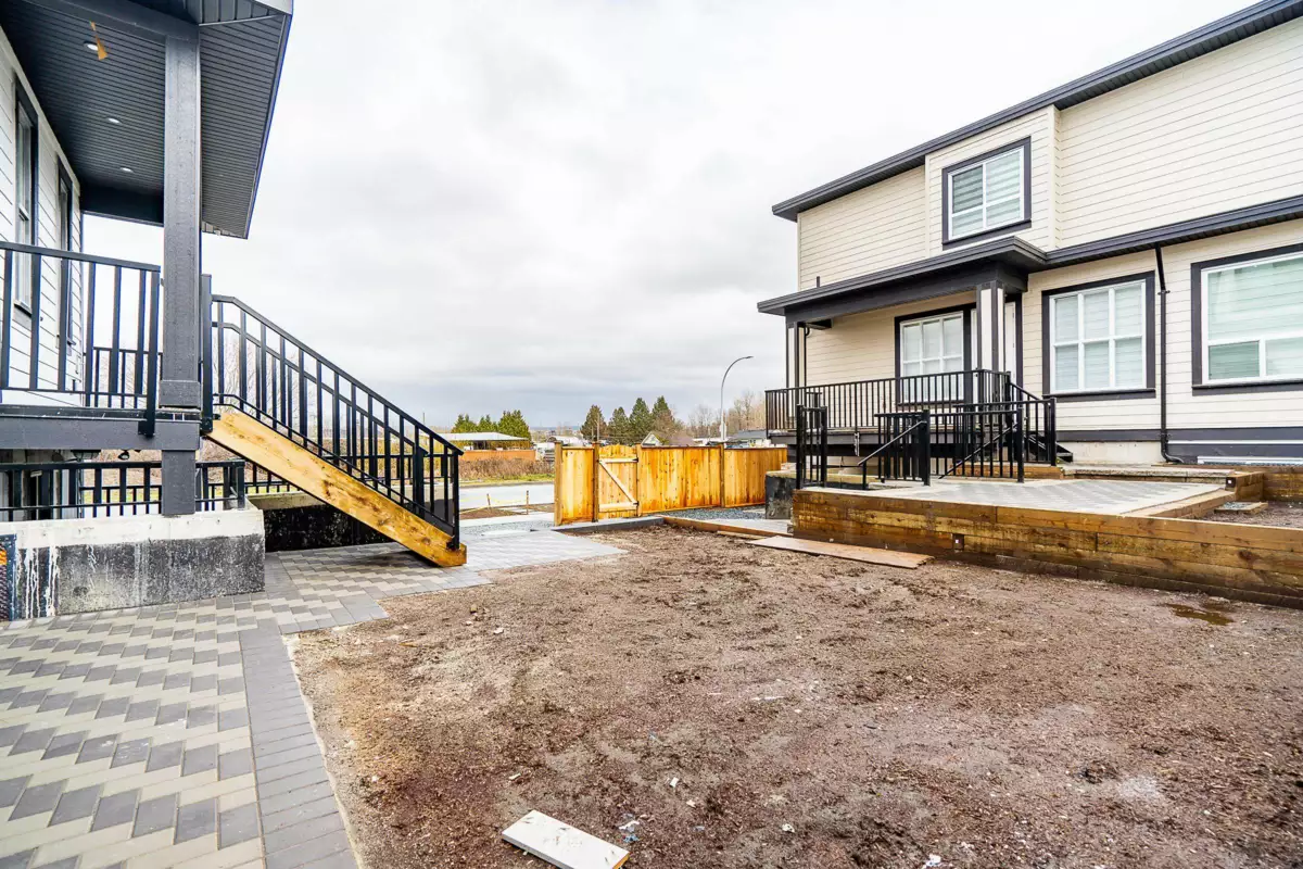 Front Yard Photo of 10648 124 Street, Surrey, BC