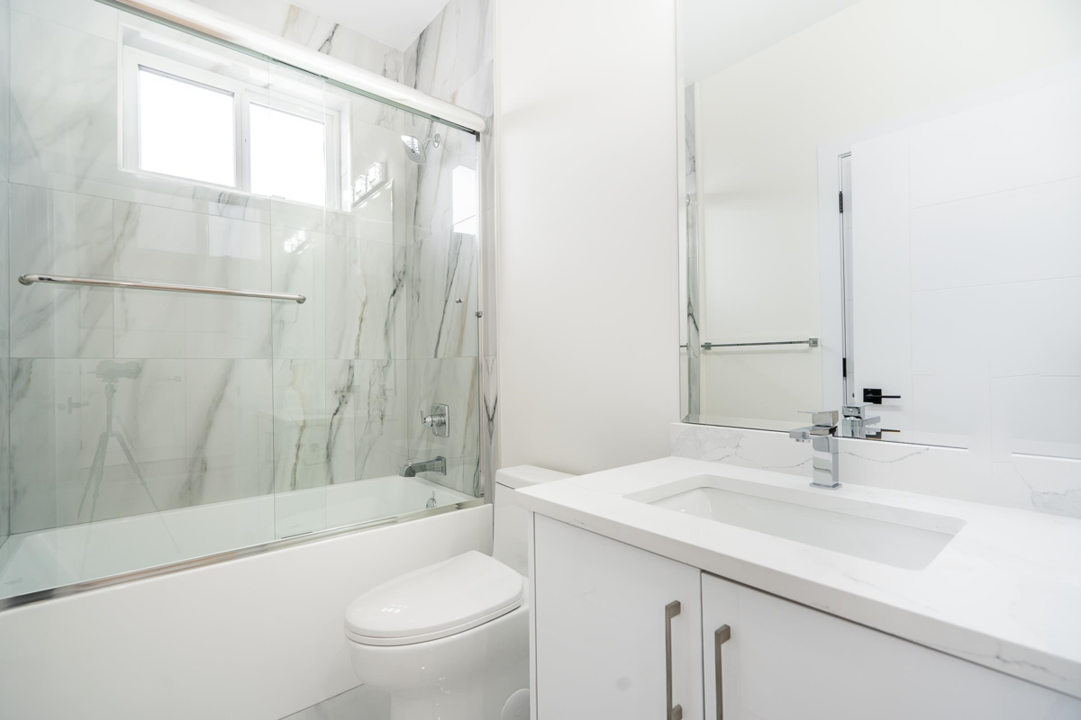 Hallway Photo of 10648 124 Street, Surrey, BC