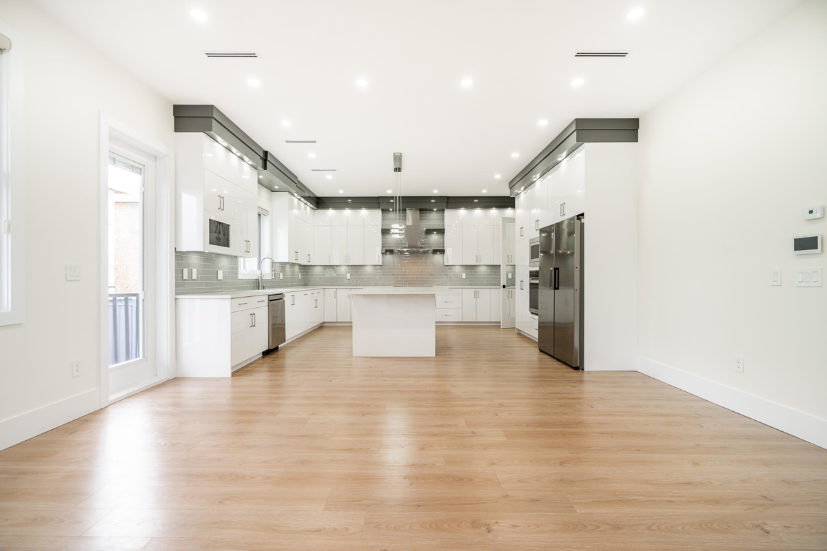 Kitchen Photo of 10648 124 Street, Surrey, BC