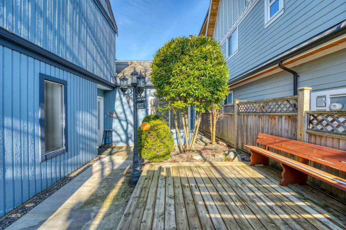 Entry Foyer Photo of 10690 Hollybank Drive, Richmond, BC