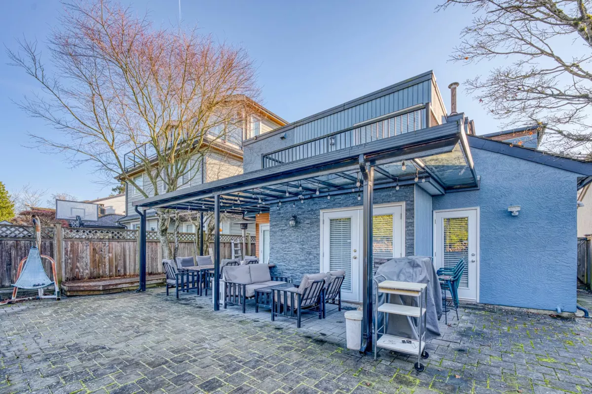 Hallway Photo of 10690 Hollybank Drive, Richmond, BC
