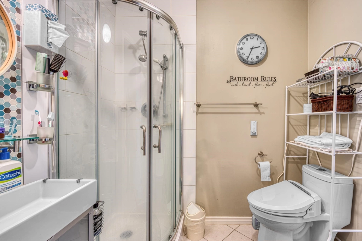 Mudroom Photo of 10690 Hollybank Drive, Richmond, BC