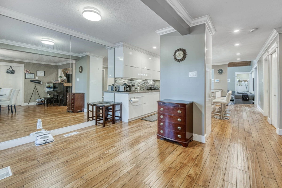 Walk-In Closet Photo of 10690 Hollybank Drive, Richmond, BC