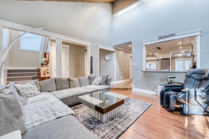 10690 Hollybank Drive, Richmond, BC, Richmond — Single Family Residence for sale