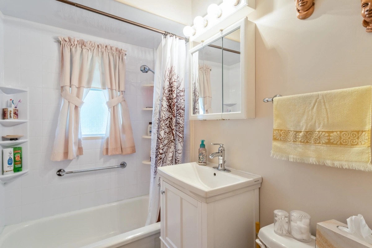 Office / Den Photo of 8222 Joffre Avenue, Burnaby, BC