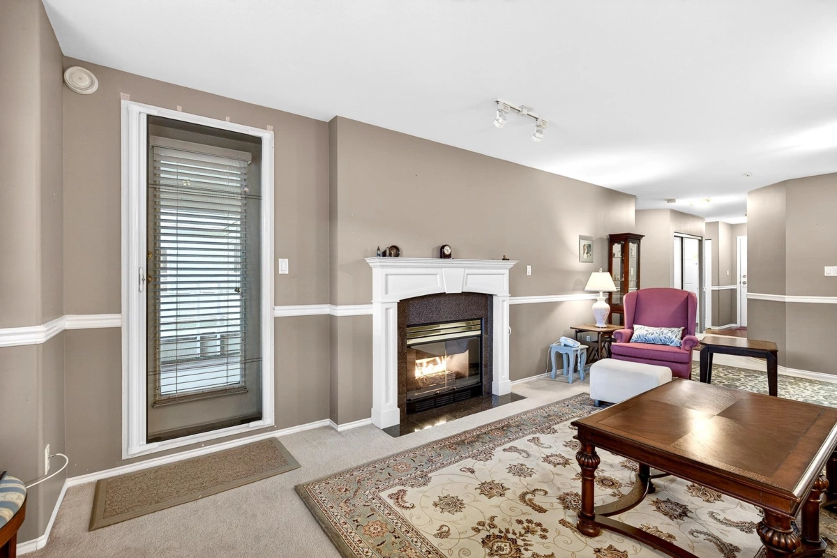 Kitchen Photo of 206 9018 208 Street, Langley, BC