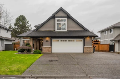 9749 206 Street, Langley, BC, Langley — Single Family Residence for sale