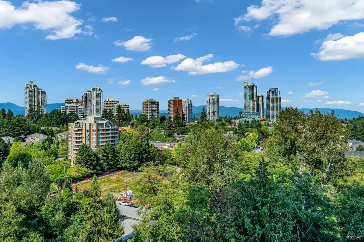 Entry Foyer Photo of 1606 7088 18th Avenue, Burnaby, BC