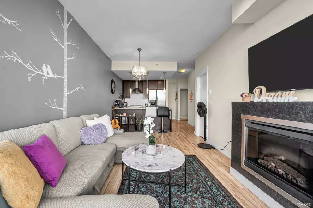 Kitchen Photo of 1606 7088 18th Avenue, Burnaby, BC