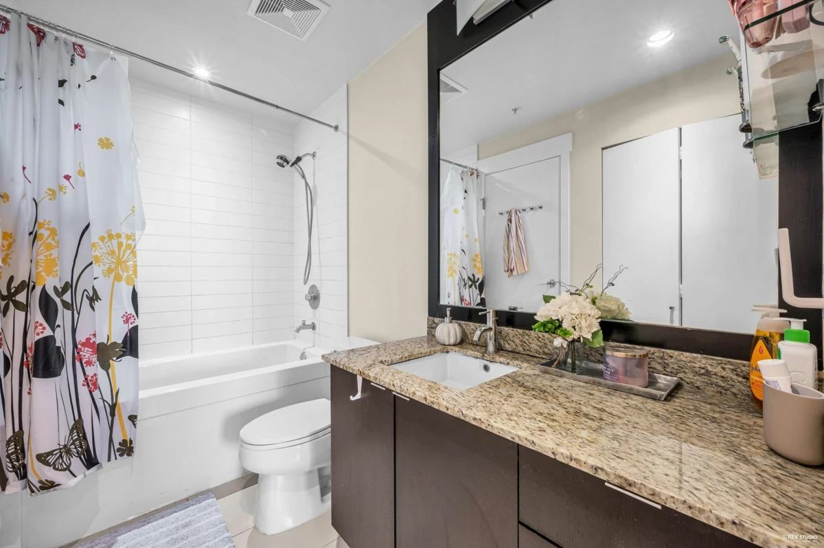 Powder Room Photo of 1606 7088 18th Avenue, Burnaby, BC