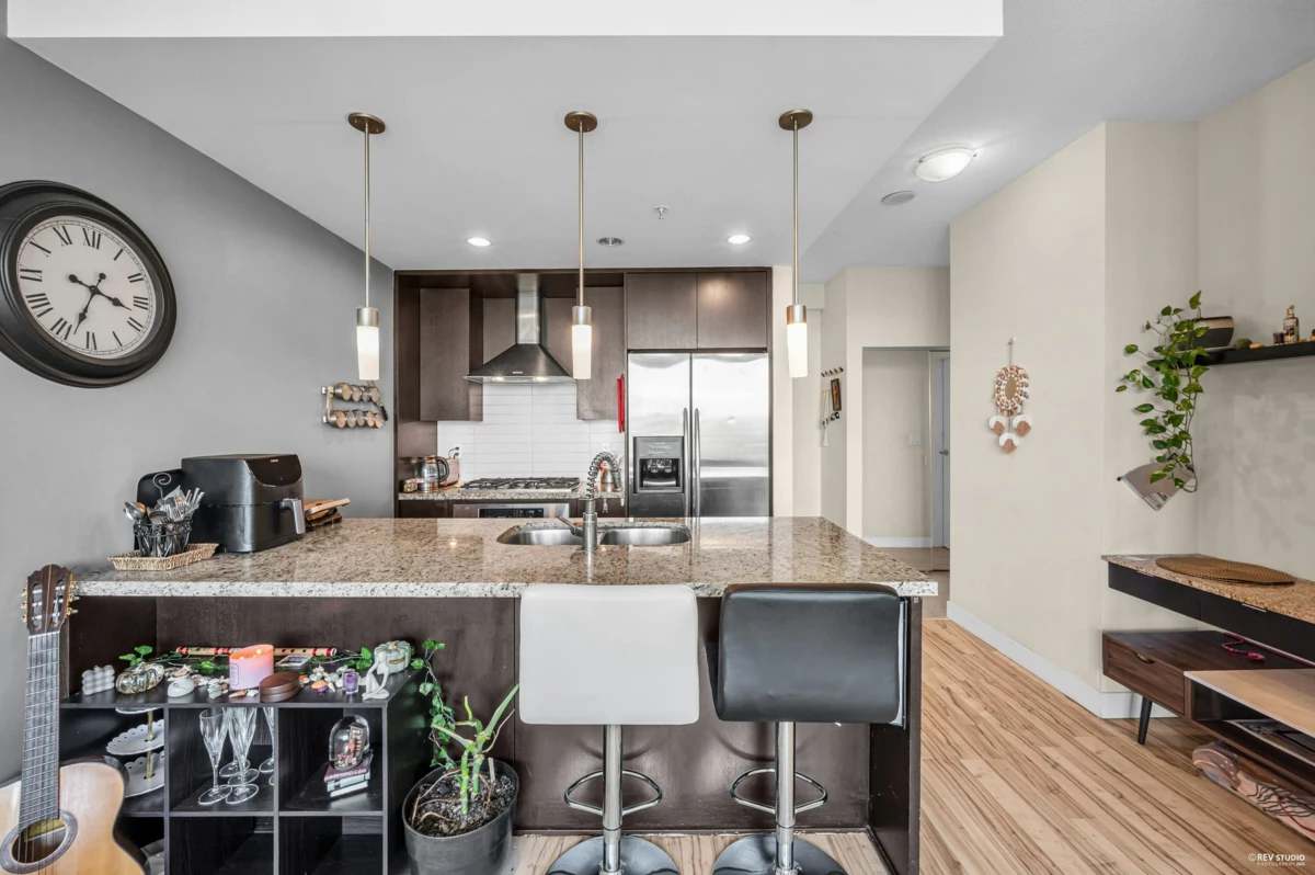 Walk-In Closet Photo of 1606 7088 18th Avenue, Burnaby, BC