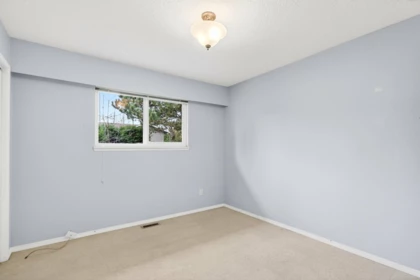 Entry Foyer Photo of 1855 156 Street, Surrey, BC