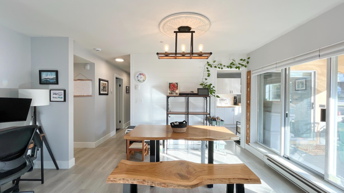 Breakfast Nook Photo of 128 3 Rialto Court, New Westminster, BC