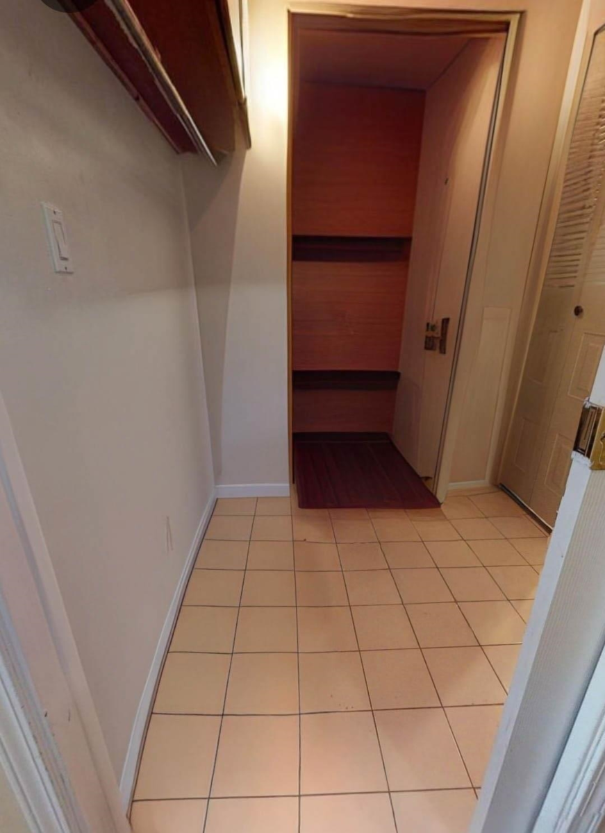 Hallway Photo of 7138 Fraser Street, Vancouver, BC