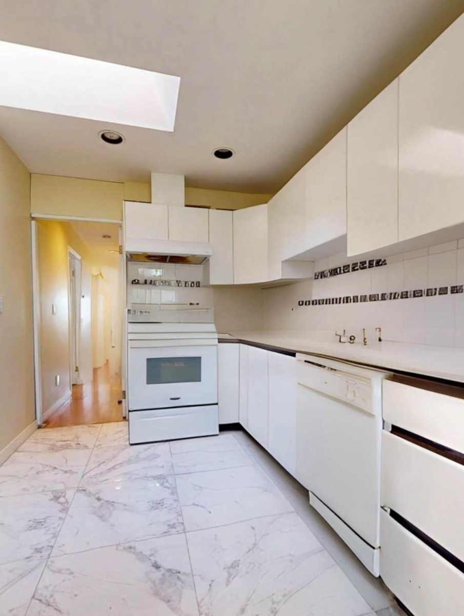 Walk-In Closet Photo of 7138 Fraser Street, Vancouver, BC