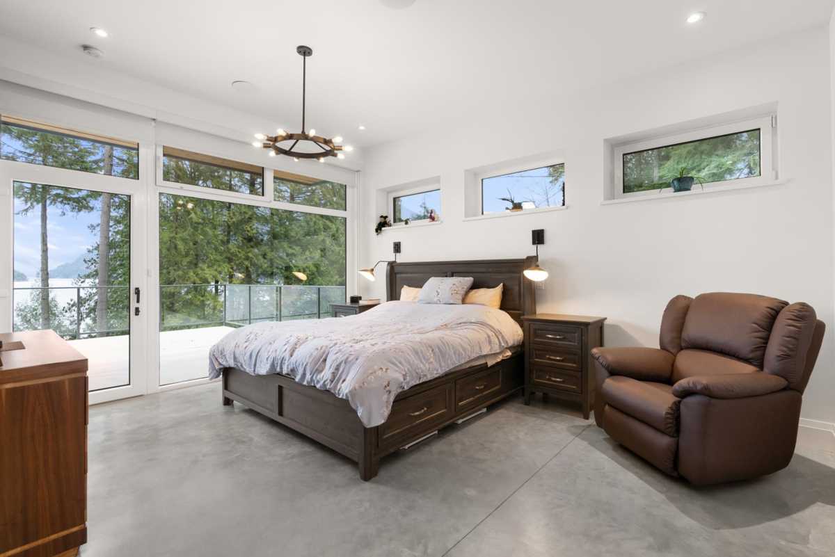 Breakfast Nook Photo of 103 Witherby Road, Gibsons, BC